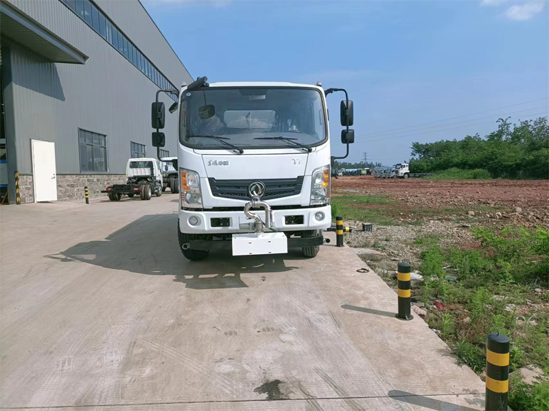 東風(fēng)華神9.2噸灑水車(chē)-東風(fēng)9噸灑水車(chē)帶電子炮 東風(fēng)華神9.2噸灑水車(chē)-東風(fēng)9噸灑水車(chē)帶電子炮